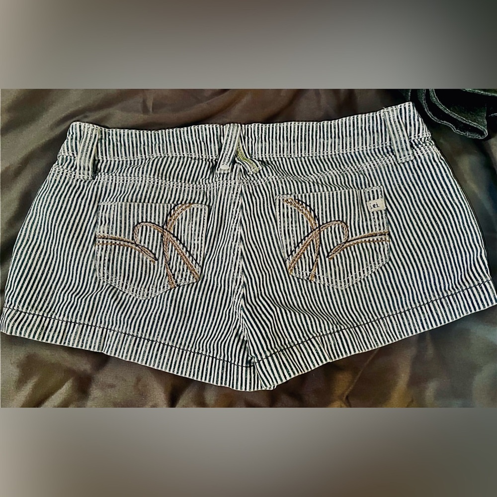 LEI shorts - Picture 2 of 2